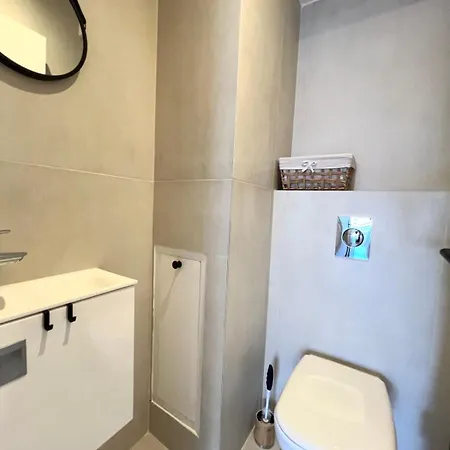 Apartment Les Pins Sea View - 4 People Juan-les-Pins